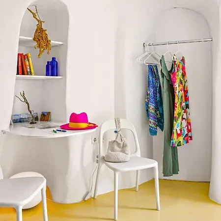 Sensyo Caves Firostefani