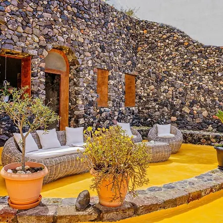 Sensyo Caves Apartman Firosztefáni